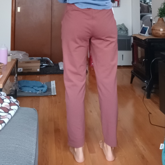 🆕️NWT Old Navy High-Waisted Powersoft Coze Edition Slim Taper Pants, Size Small - Picture 10 of 10